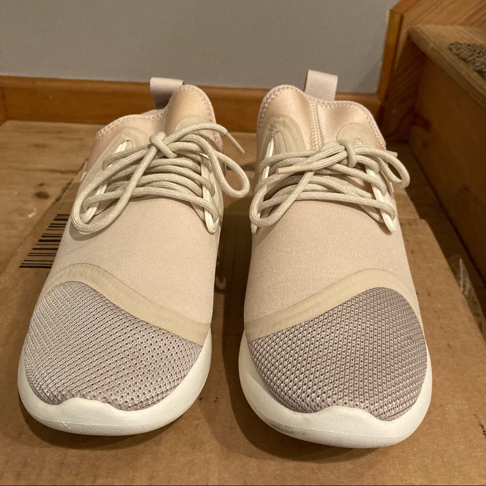 nike running sneakers